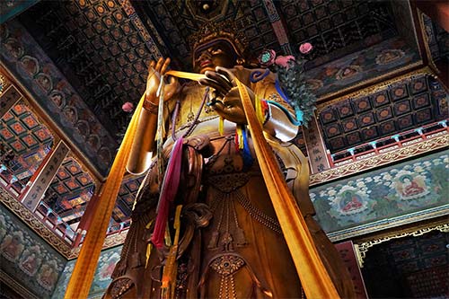 Největší socha, Palác věčného klidu a harmonie, Yonghe Gong, Peking, Čína