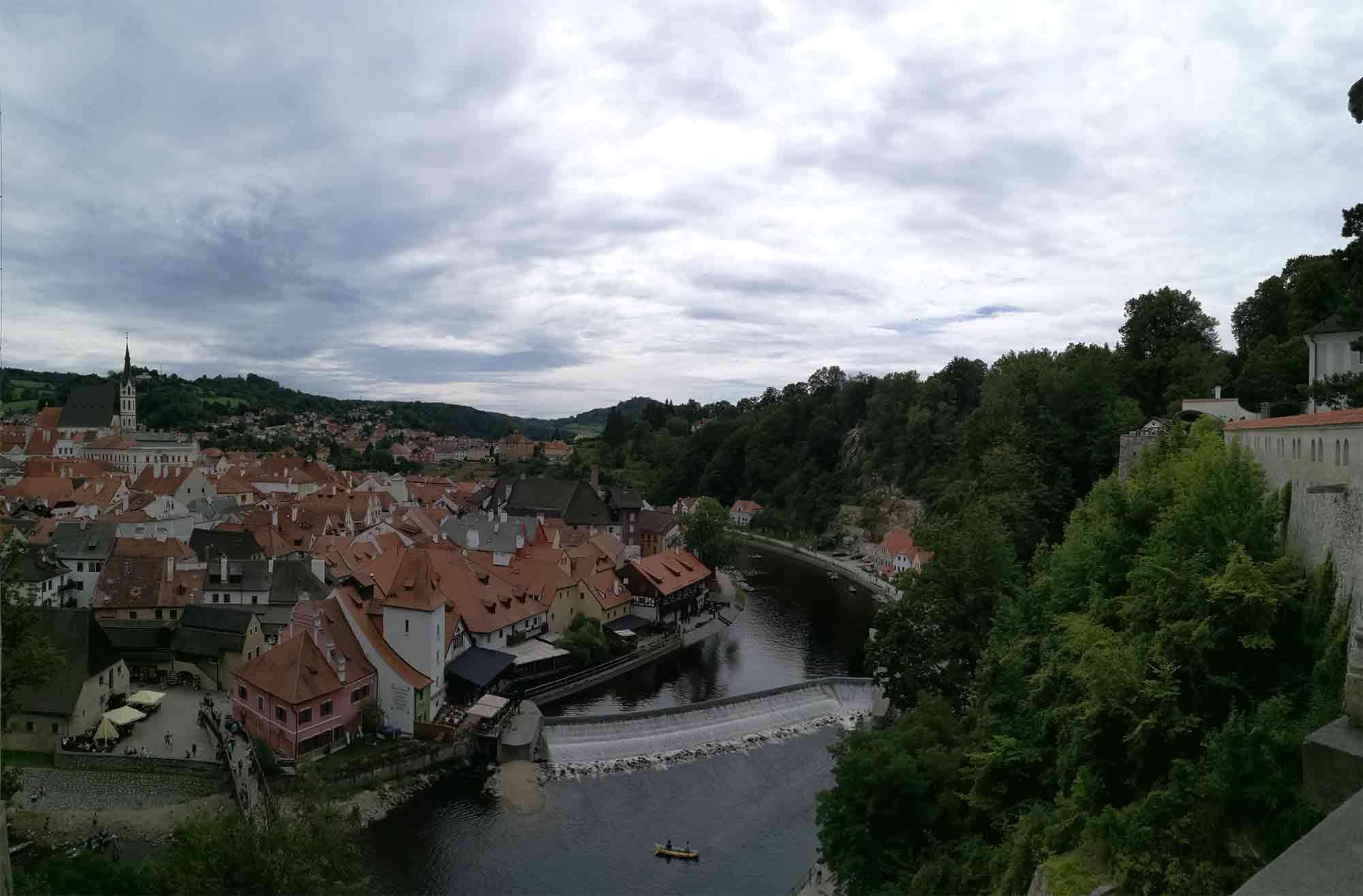 Výhled z Plášťového mostu na centrum Českého Krumlova