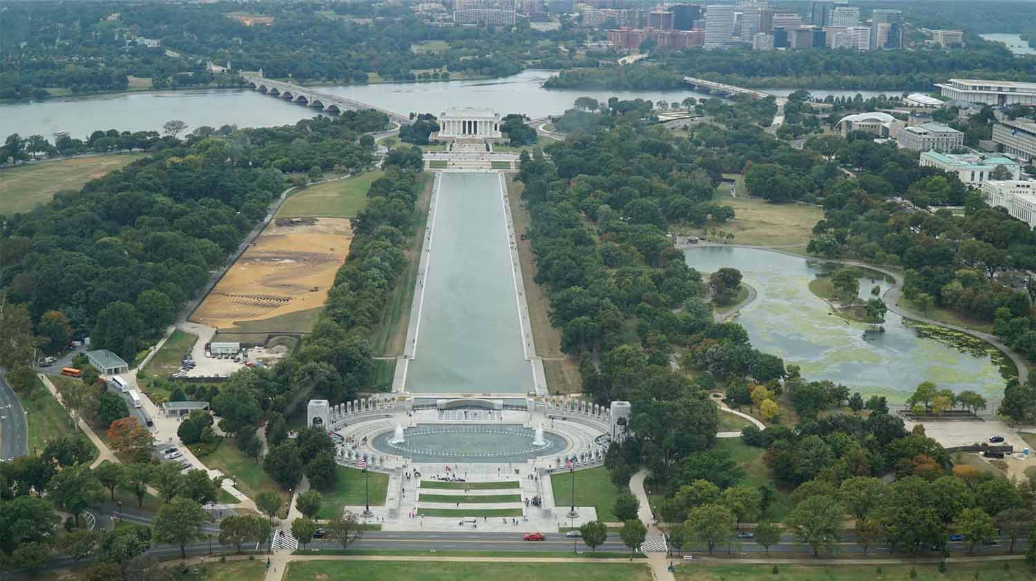 USA, Washington, D.C., District of Columbia, Washingtonův monument, Washington monument, park National Mall, památník World War II. Memorial, vodní nádrž Reflecting Pool, Lincolnův památník, Lincoln Memorial