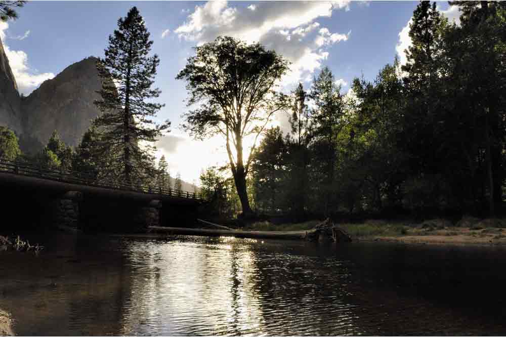 USA, Kalifornie, California, Yosemite National Park, Yosemitské údolí, Yosemite River